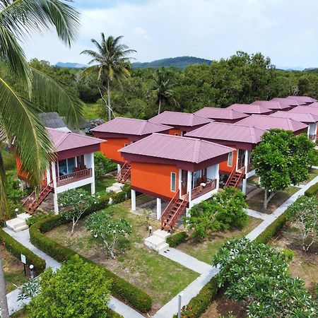 Horizon Beach Resort Koh Jum Exterior foto